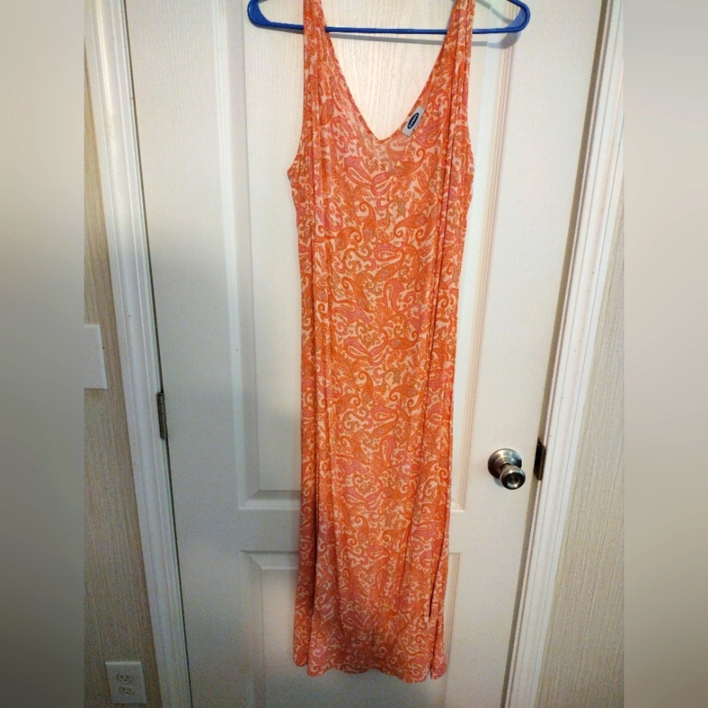 Old Navy women's sleeveless maxi dress with paisley design, peach, size 18